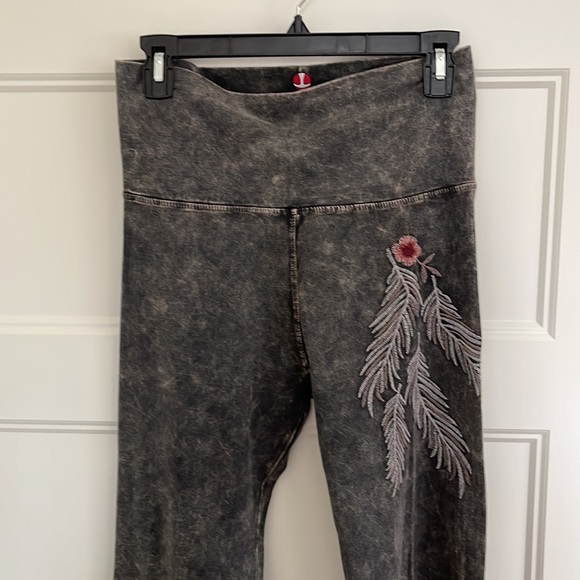 Acid Wash pull on Pants-pretty detail. Artsy pant slight bell bottom Charcoal M - Picture 2 of 7